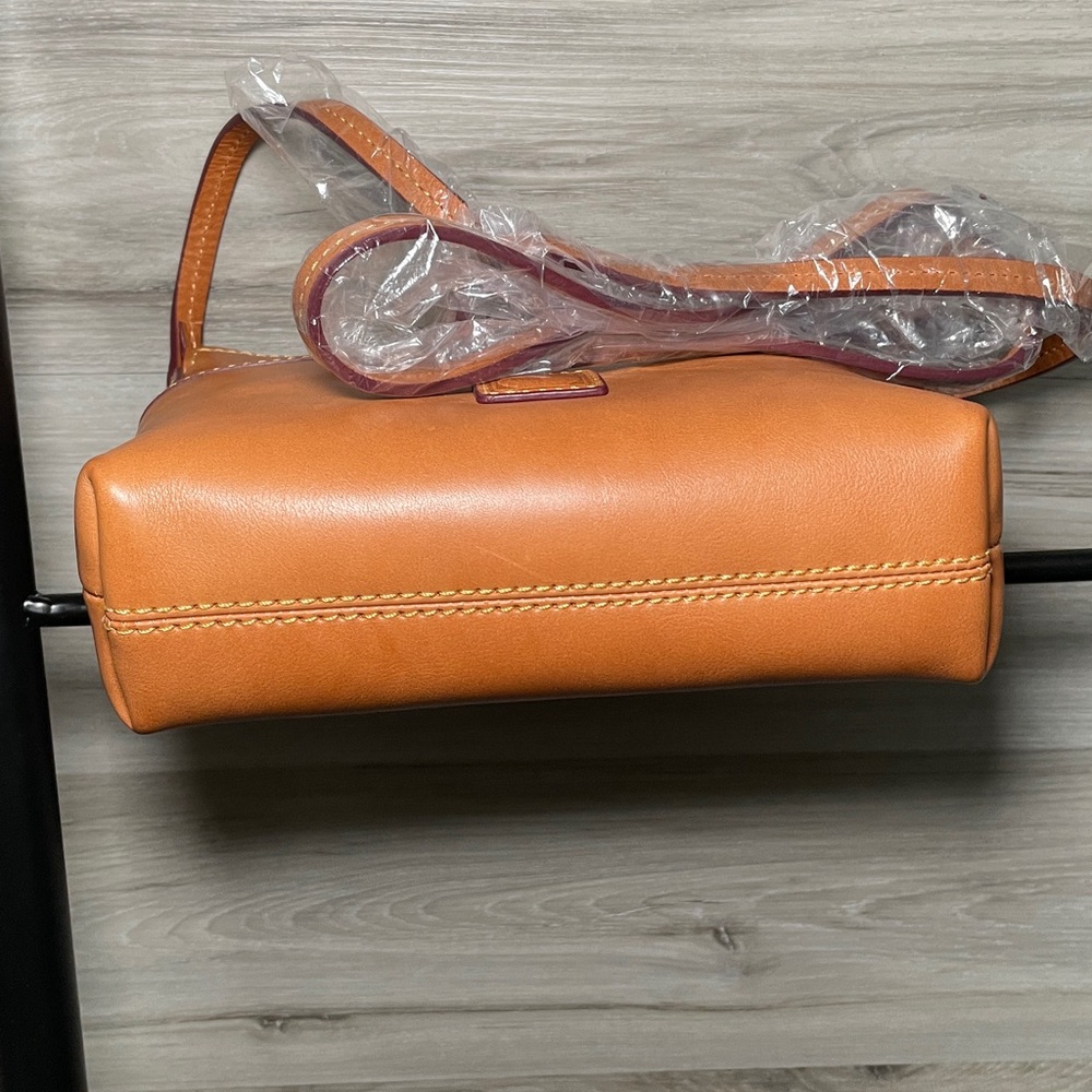 NWT- Dooney & Bourke Florentine Leather Katie Crossbody, Natural - Picture 10 of 10